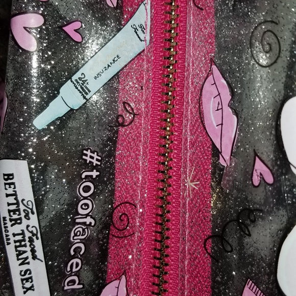 Too Faced Makeup Bag Glitter Dog New - Picture 2 of 3
